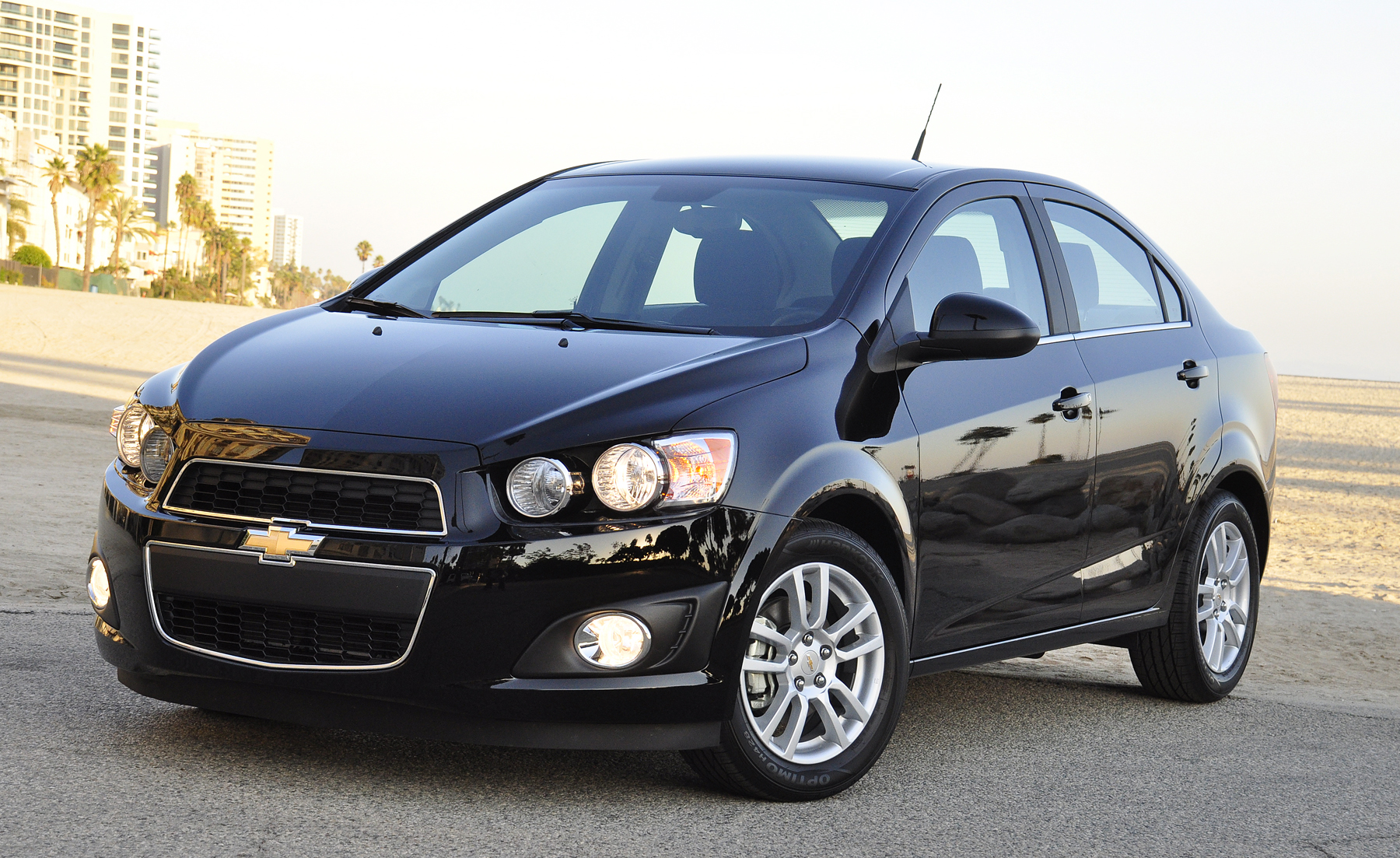 2017 Chevrolet Sonic Premier Manual 4Dr Sedan Pictures