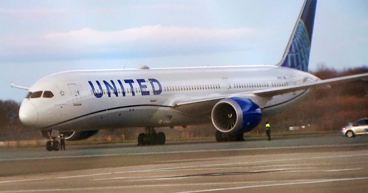 7 Hurt After Newark Bound United Flight Experiences Turbulence