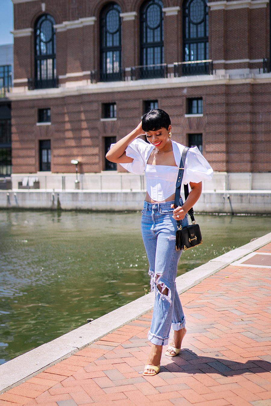 An Easy Chic Way To Style Your Jeans Jadore Fashion