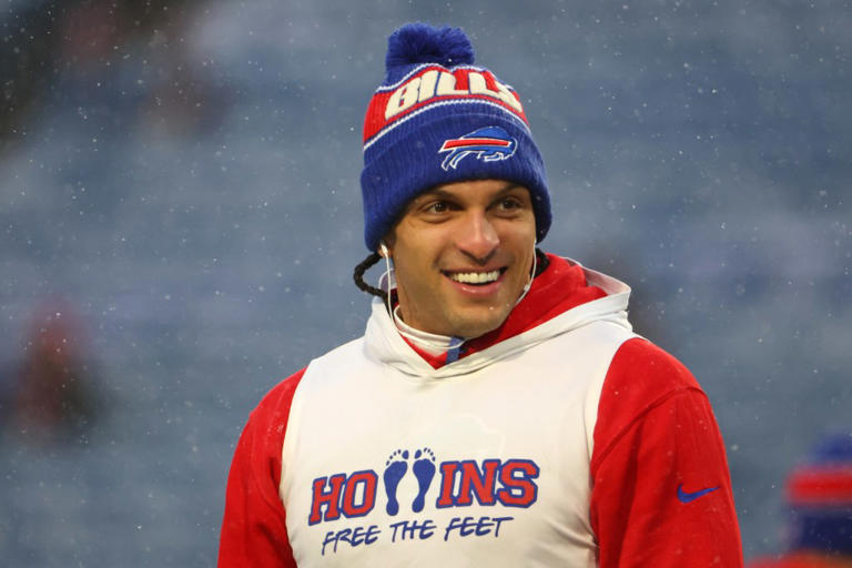 Barefoot Mack Hollins Arrives For Bills Snowy Playoff Clash Vs Ravens