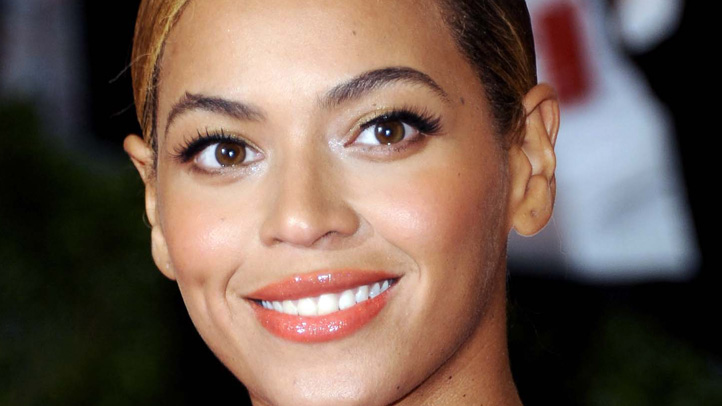 Beyonc S Pixie Cut Singer Shows Off Short Blond Hair See The Pics