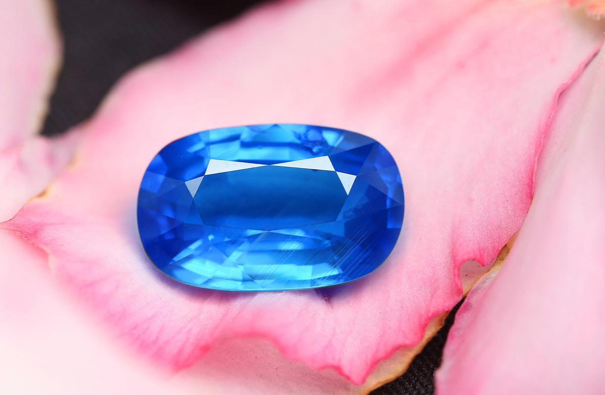 Blue Sapphire The September Birthstone Meaning History Moon Magic