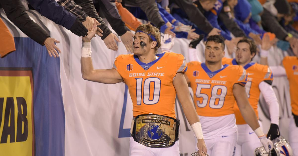 Boise State Dominates Nevada 41 14 To Stay Undefeated In Mountain West