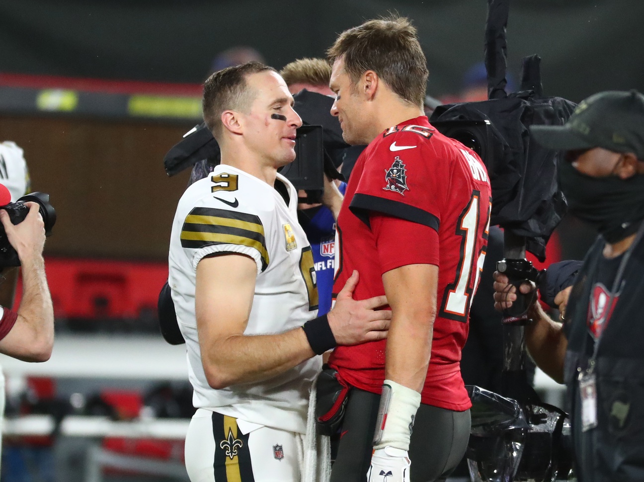 Brady Vs Mahomes Round 4 Bucs Battles Back Before Half