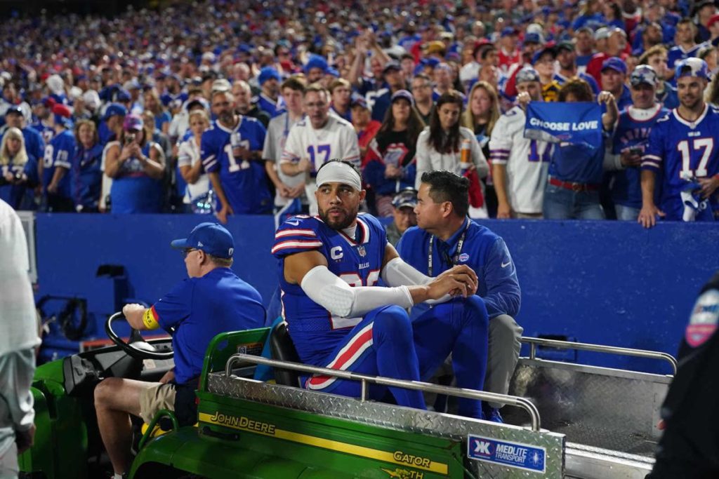 Breaking Bills S Micah Hyde Will Miss Remainder Of Season Daily Snark