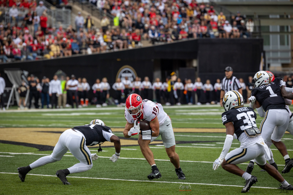 Brock Bowers Injury Causes Georgia Football A Stressful Remaining