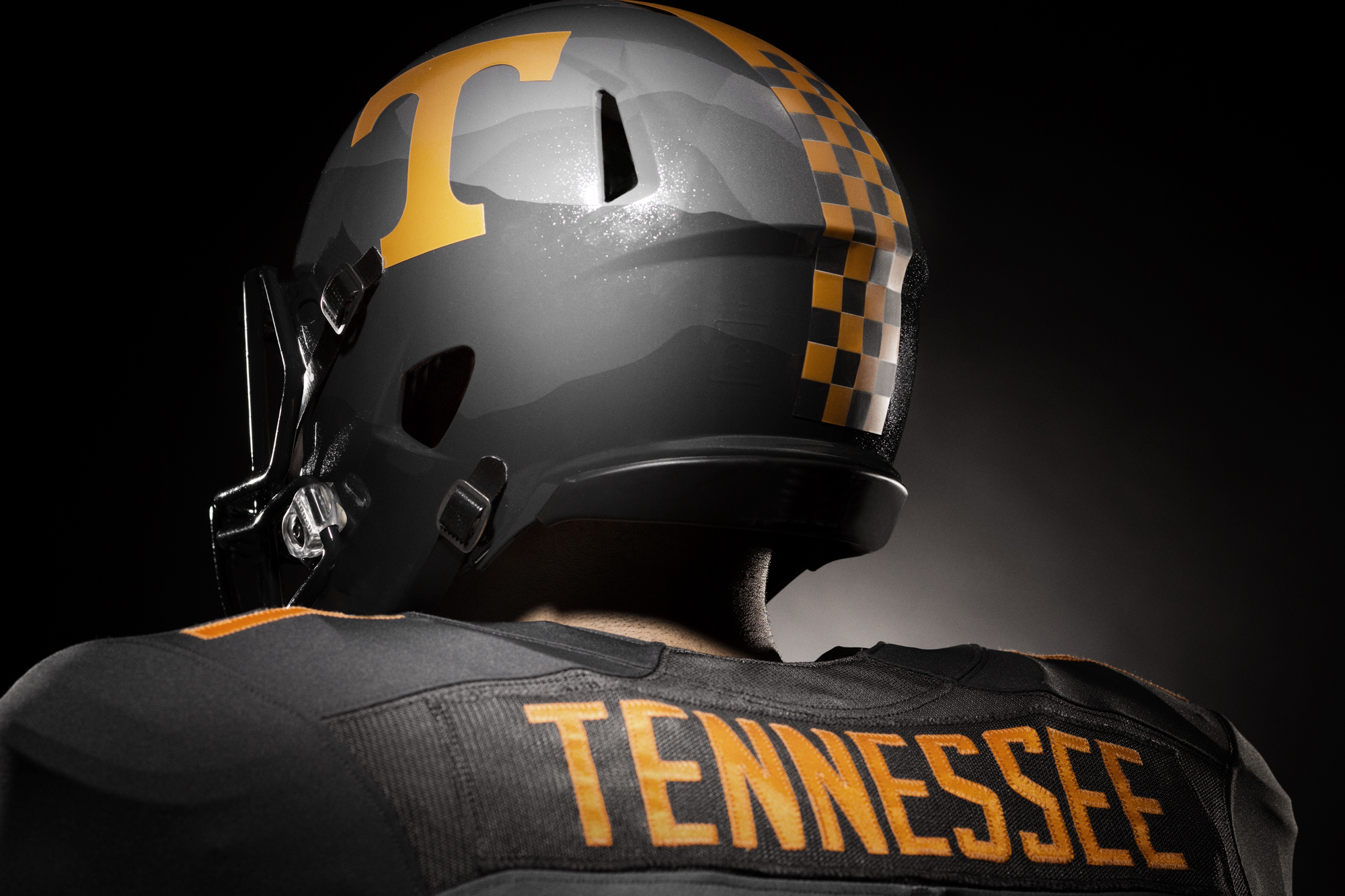 Design 6 Tennessee Football Uniforms Today