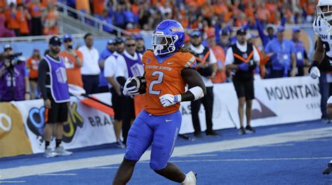 Desmond Howard Pumps Up Boise State S Ashton Jeanty Amid Heisman Trophy