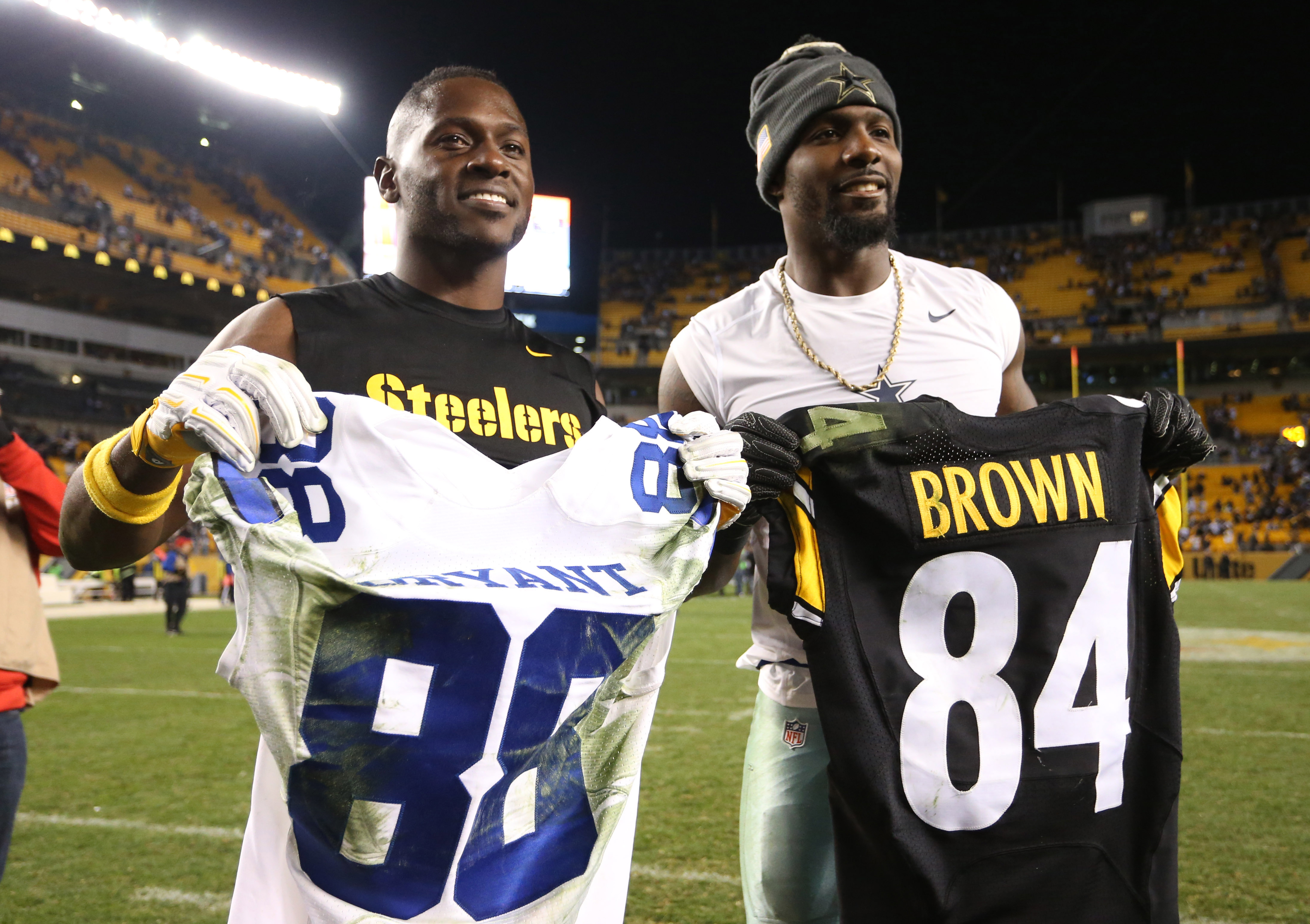 Dez Bryant Gives Antonio Brown Advice After He Exhibits More Bizarre