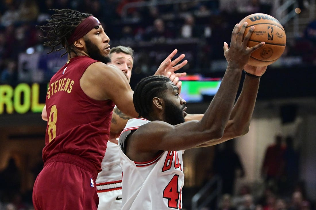 Donovan Mitchell Scores 28 And Nba Best Cavs Beat Bulls 139 117 For