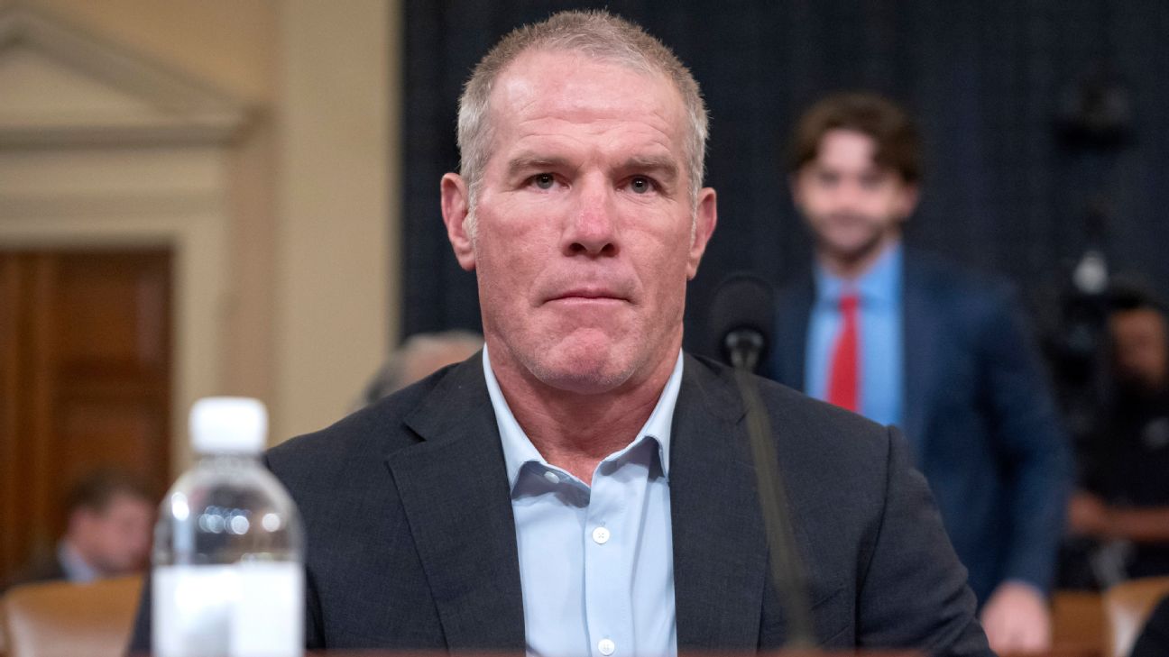 Favre Discloses Parkinson S Diagnosis During Congressional Hearing On