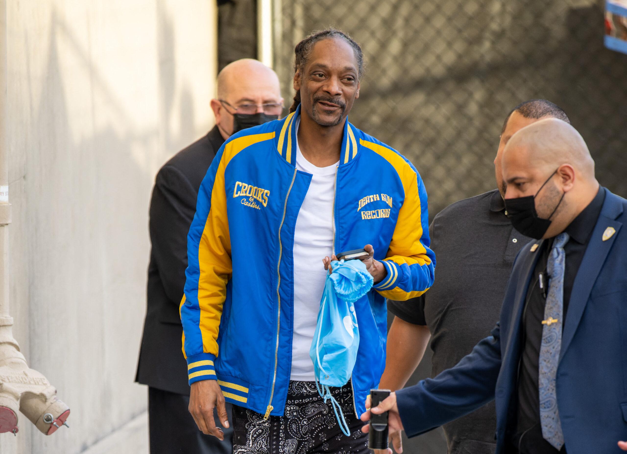 Flavor Flav Praises Snoop Dogg S Olympic Torch Moment