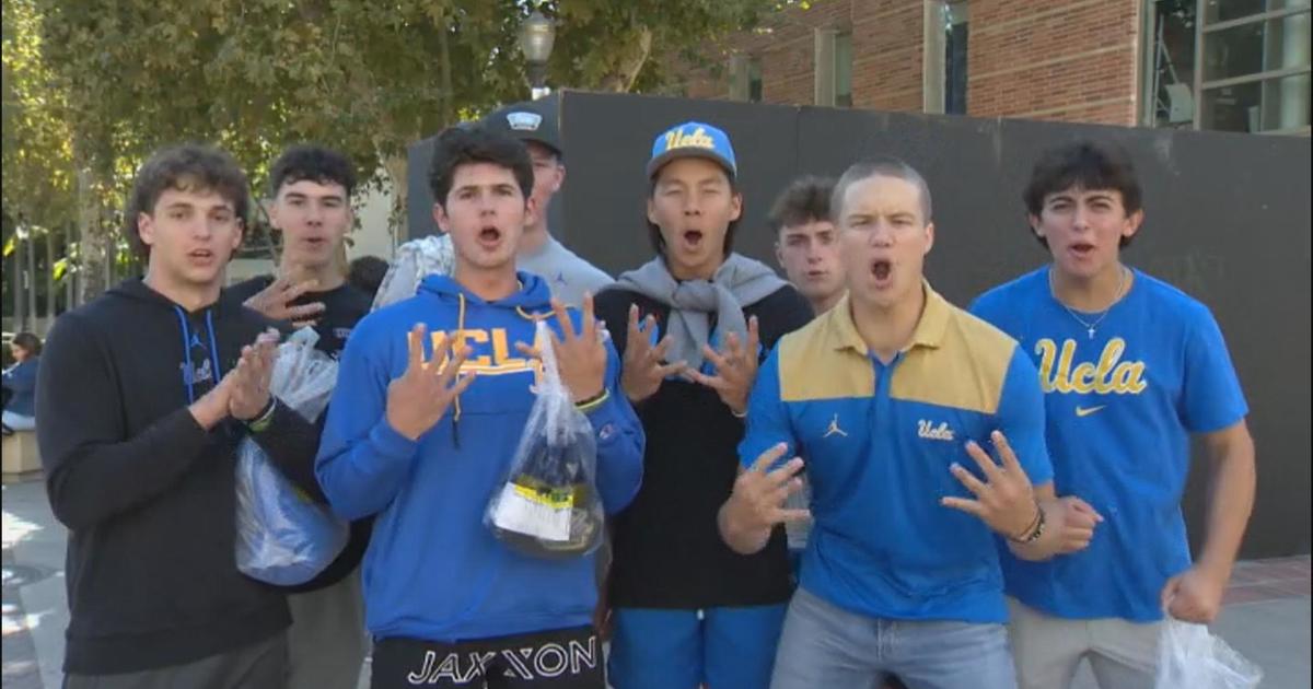 How Fans Show Their Spirit For Ucla Usc Rivalry Football Game Abc7