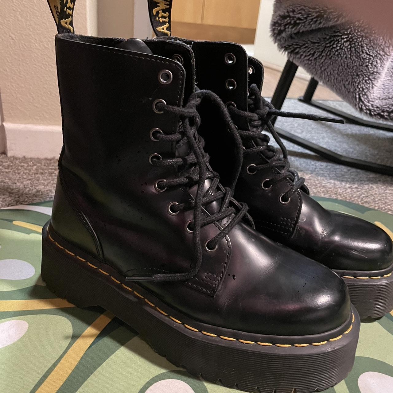 How To Style Doc Martens Platform Jadons 10 Winter Outfit Ideas