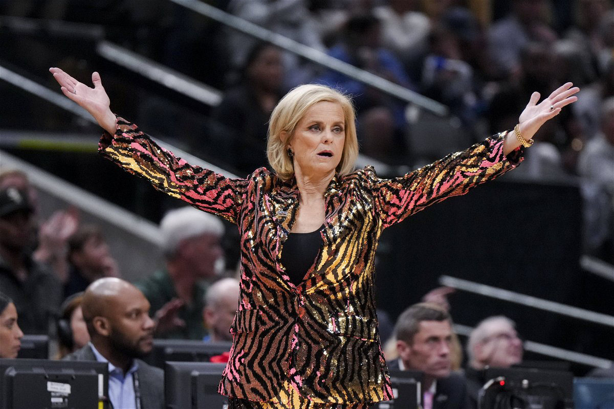 I Love Coach Kim Mulkey Flau Jae Johnson Adores Lsu Coach For