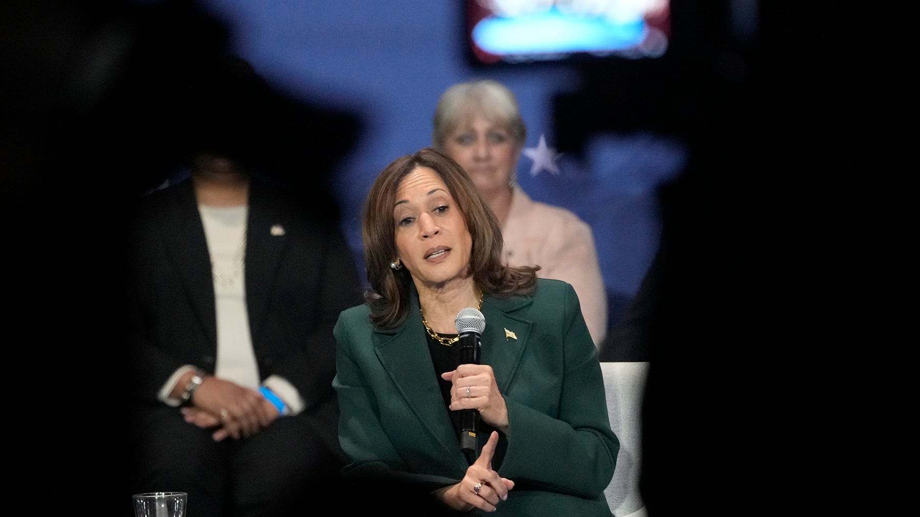 Kamala Harris To Hold Get Out The Vote Rally At Uw Madison With Mumford