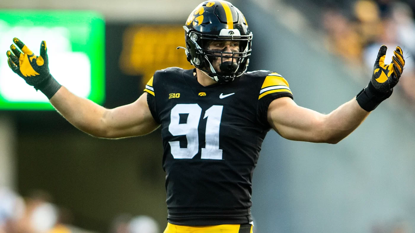 Lukas Van Ness Draft Profile Stats Highlights And 2023 Nfl Draft