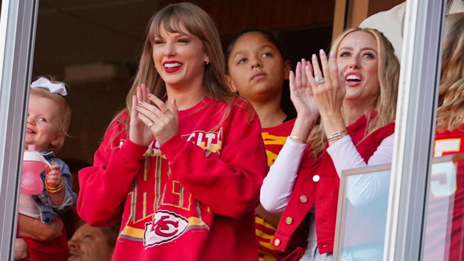 Nfl S Latest Video Sets The Stage For An Even Bigger Taylor Swift