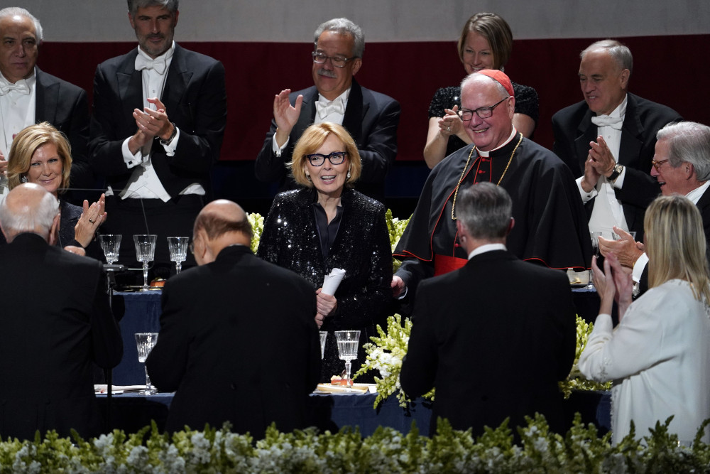 Peggy Noonan Alfred E Smith Dinner Speaker Urges Guests To Enjoy Life