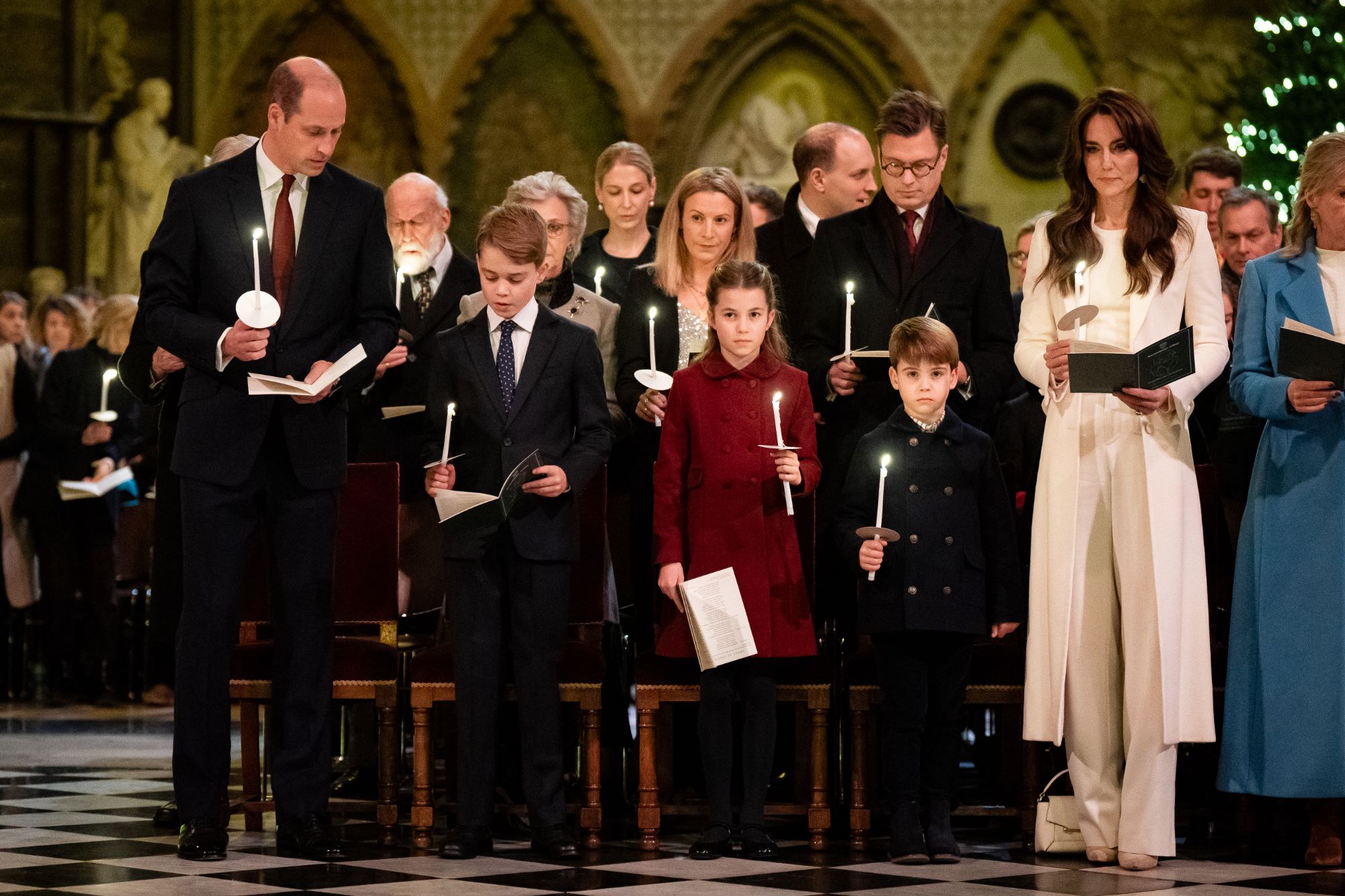 Prince William And Kate Middleton S Christmas Card Divides Fans