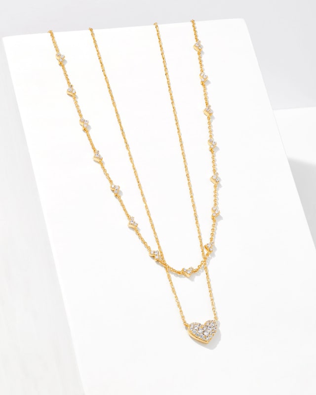 Pro's Guide To Styling The Kendra Scott Heart Necklace