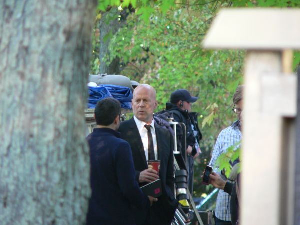 Red 2 Bruce Willis Et John Malkovich Sur Le Plateau Unification France