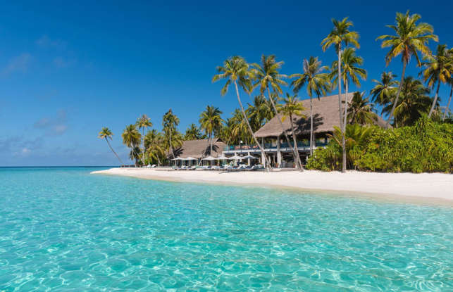 Secrets Of 9 Billionaire Private Islands Butlers Bunkers And Beaches