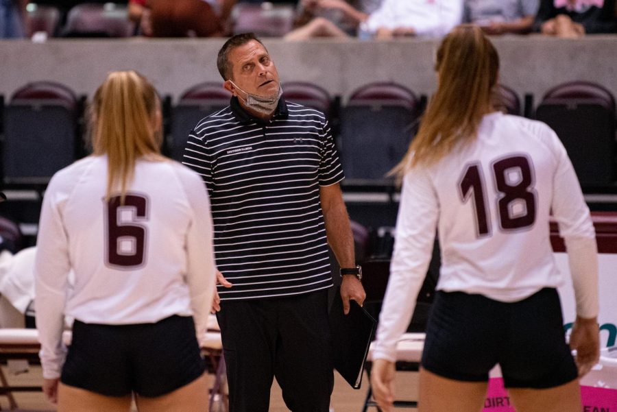 Siu Volleyball Falls In Second Round Of Missouri Valley Conference