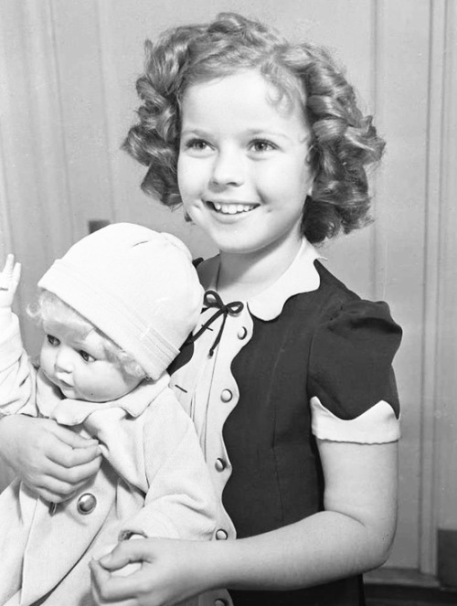 The Classic Shirley Temple Curls Among Best Black Hairstyles