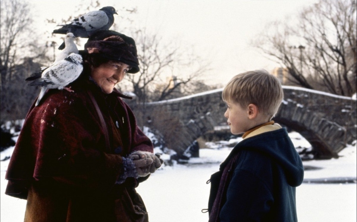 The Pigeon Lady Of New York City Abc7 New York