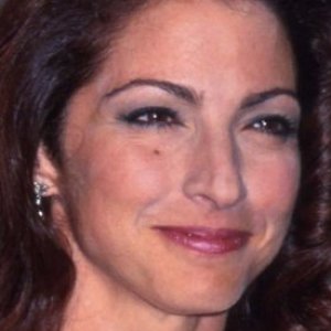 The Tragic Real Life Story Of Gloria Estefan Zergnet