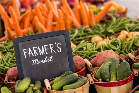 The Ultimate Guide To The 10 Best Farmers' Markets: Fresh, Local, Delicious