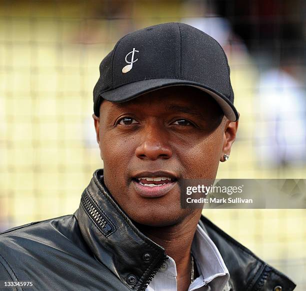 The Voice Winner Javier Colon Sings The National Anthem At Dodger