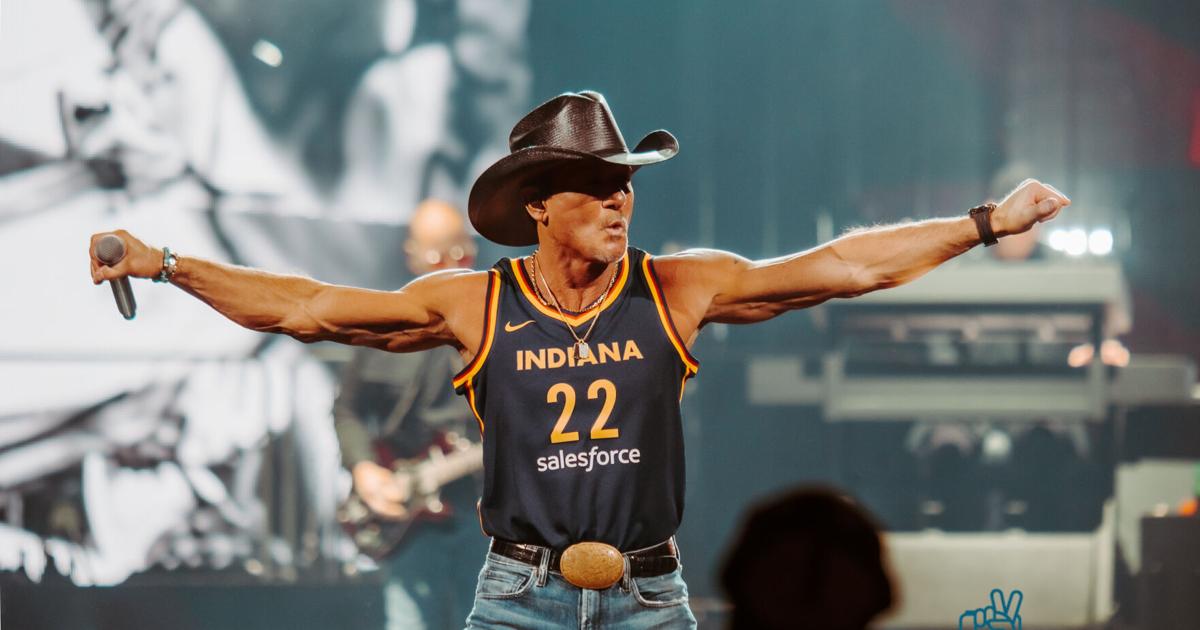 Tim Mcgraw Wears Caitlin Clark Fever Jersey While Performing Sold Out