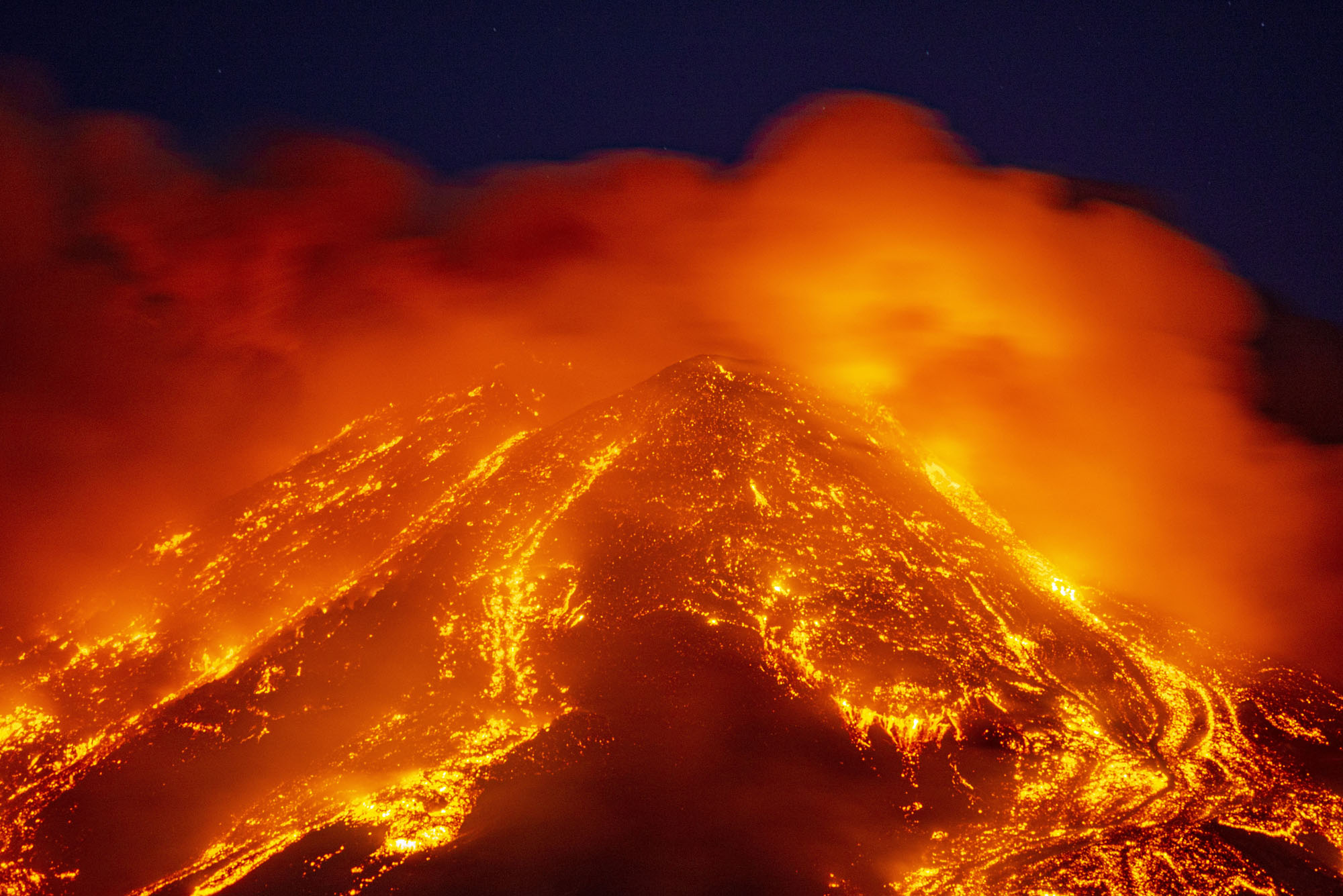 Watch Cbs Evening News Italy S Mount Etna Volcano Erupts Again Full