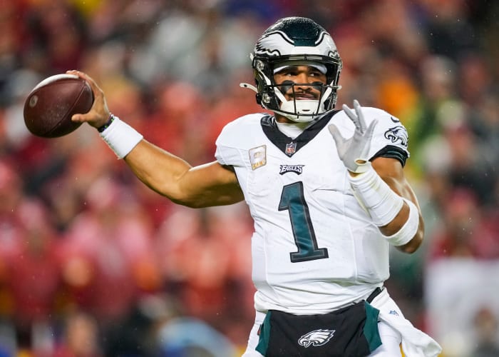 Watch Philadelphia Eagles Qb Jalen Hurts Gashes Kansas City Chiefs