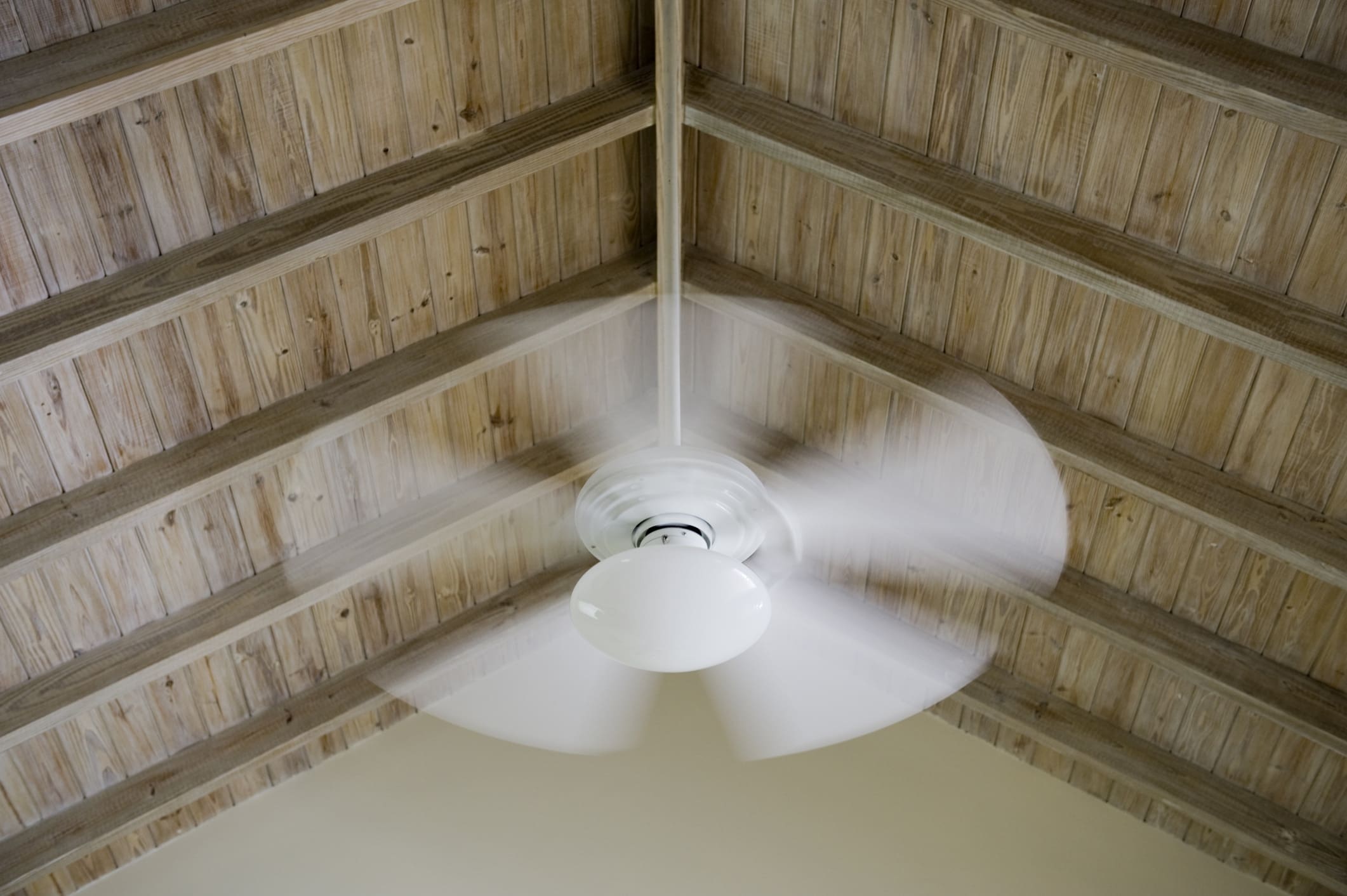 Which Way Should A Ceiling Fan Turn In Summer Chesapeake Electric