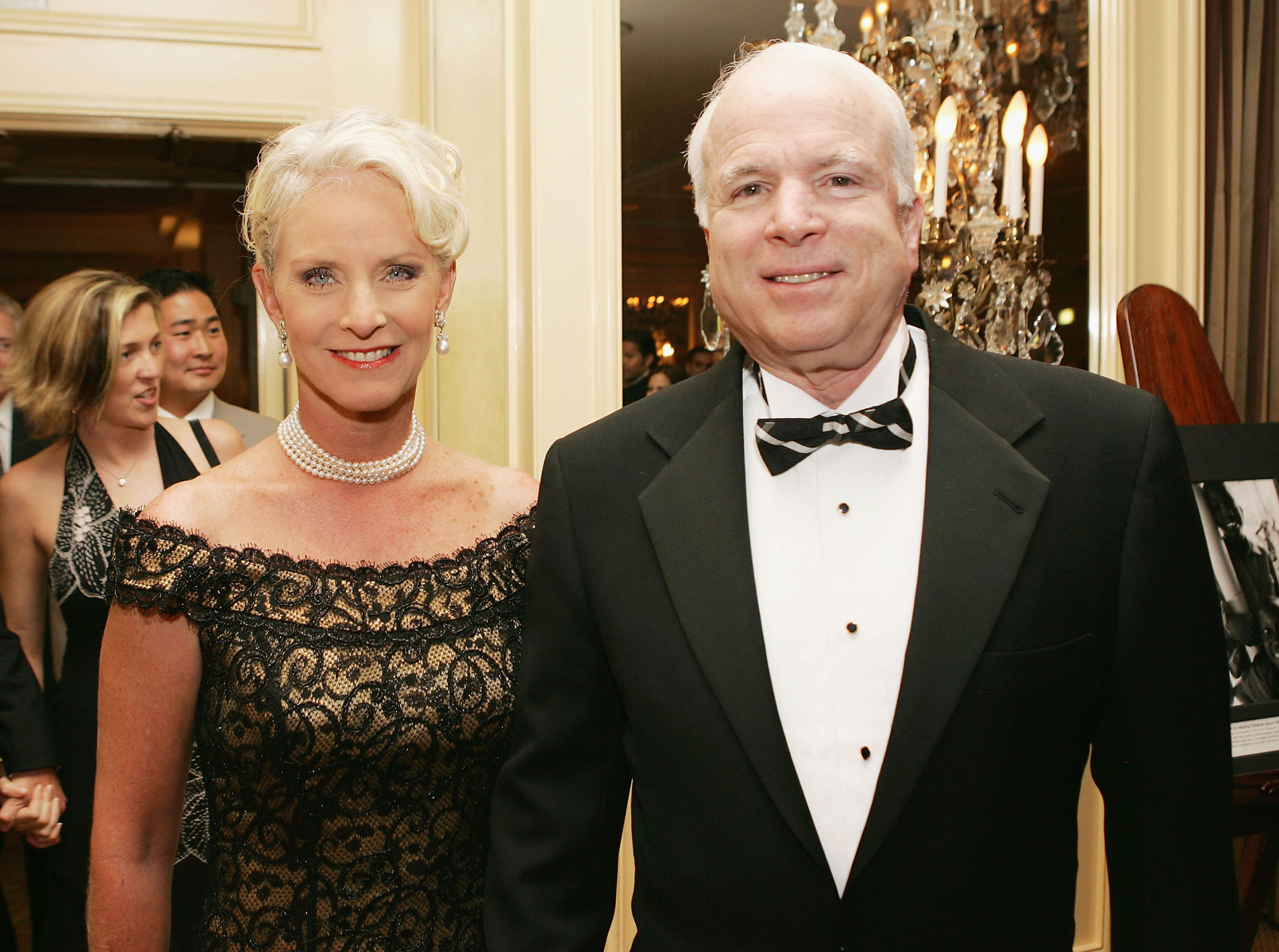 Who Is John Mccain S Widow Get To Know His Wife Cindy